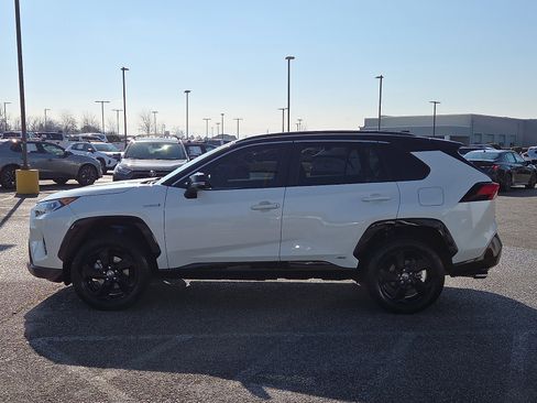 Used 2021 Toyota RAV4 XSE image 3