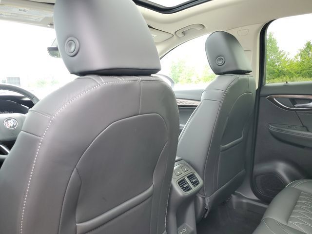 Used 2023 Buick Envision Avenir AWD/4WD image 31