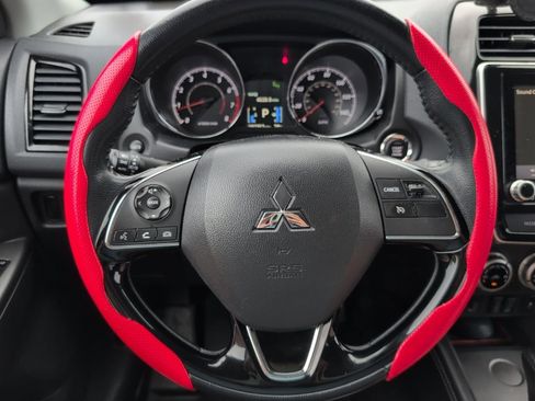 Used 2021 Mitsubishi Outlander Sport SE image 12