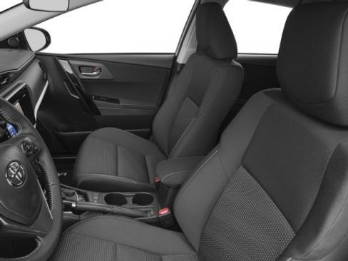 Used 2018 Toyota Corolla iM image 11