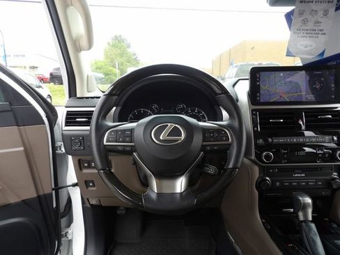 Used 2023 Lexus GX 460 Luxury w/ Accessory Package AWD/4WD image 25