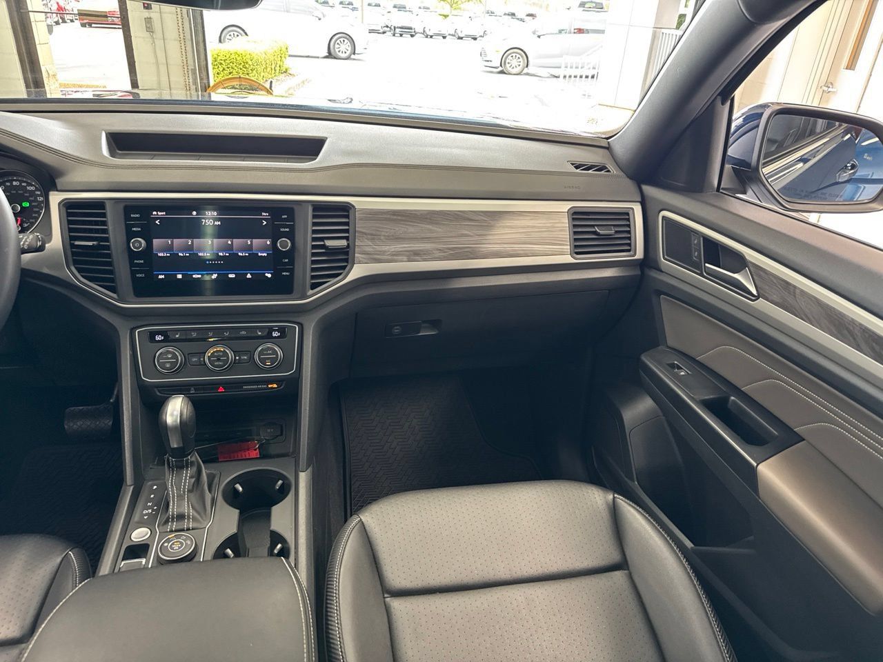 Used 2021 Volkswagen Atlas Cross Sport SE w/ Panoramic Sunroof Package AWD/4WD image 48