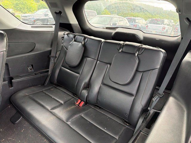 Used 2021 Ford Explorer Limited w/ Equipment Group 301A AWD/4WD image 18