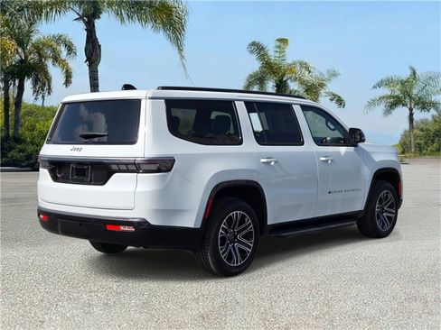 New 2026 Jeep Grand Wagoneer 4x2 RWD w/ Premium Group I image 4