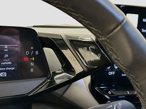 Used 2023 Volkswagen ID.4 Pro S AWD/4WD image 25