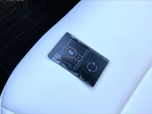 Used 2024 Tesla Model Y 2WD image 13