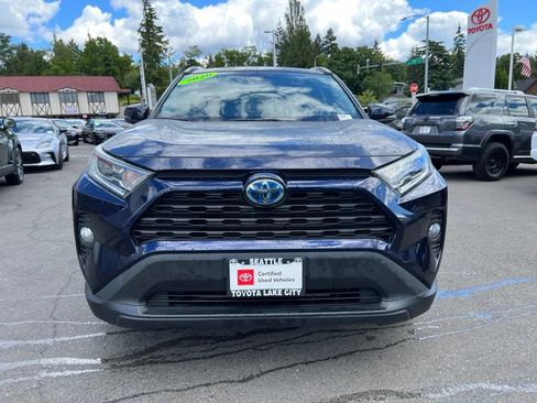 Certified 2020 Toyota RAV4 XLE w/ Convenience Package AWD/4WD image 2