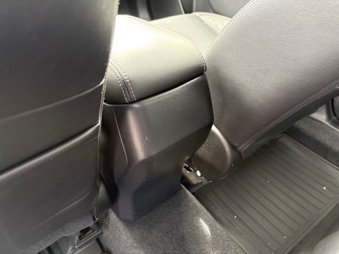 Used 2018 Subaru Forester 2.5i Limited image 32