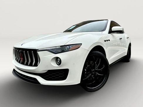 Used 2018 Maserati Levante AWD/4WD image 48