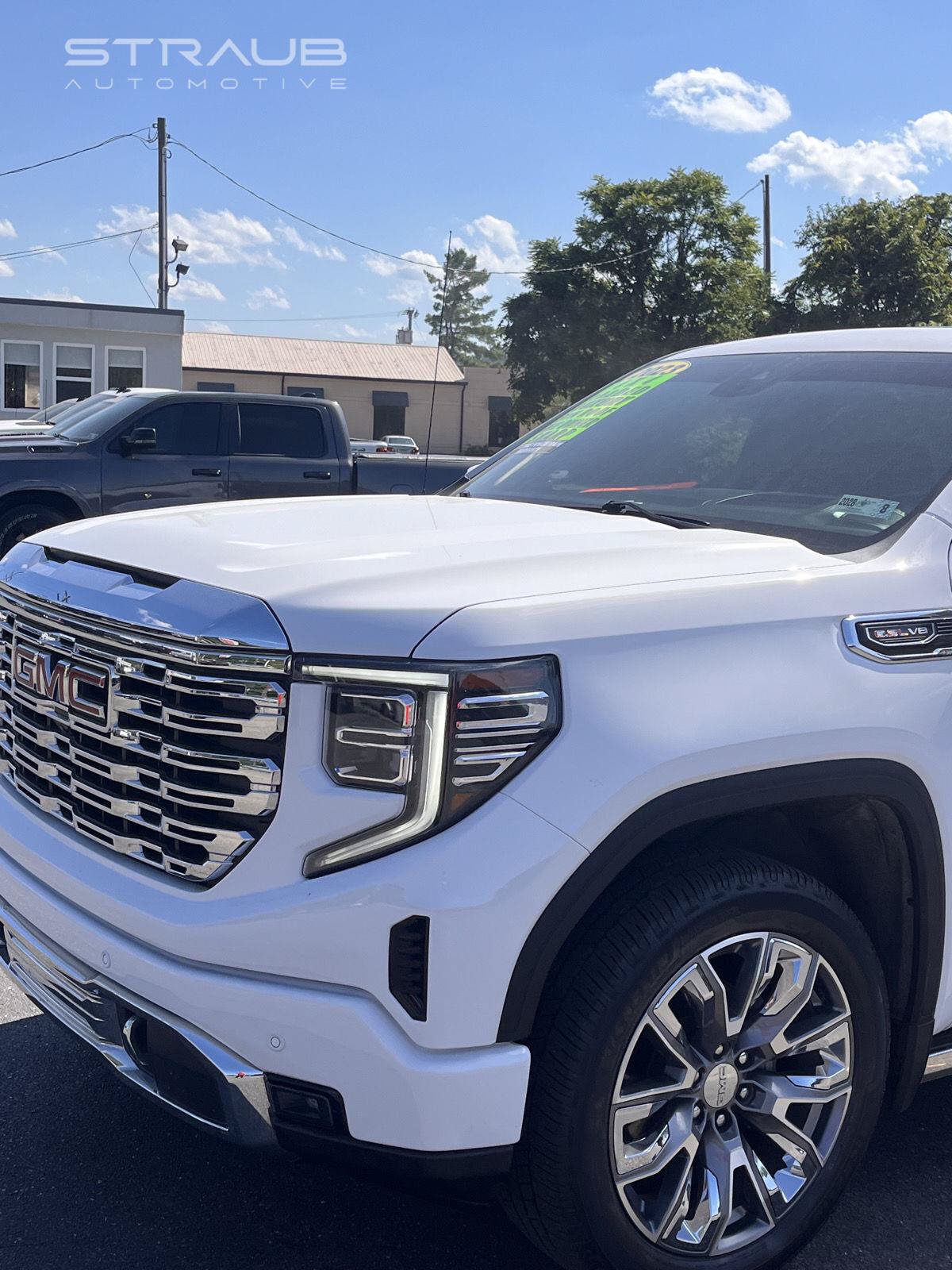 Used 2023 GMC Sierra 1500 Denali w/ Denali Reserve Package AWD/4WD image 4