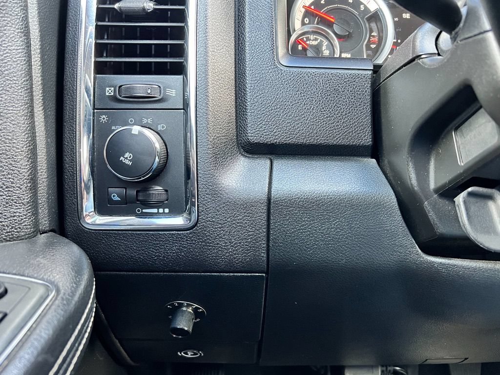 Used 2013 RAM 3500 Laramie w/ Cold Weather Group AWD/4WD image 16