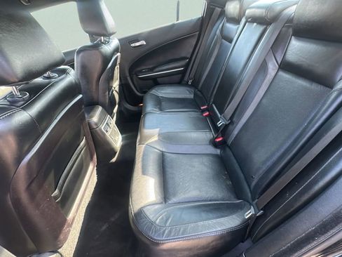 Used 2019 Dodge Charger SXT w/ Leather Interior Group RWD image 18