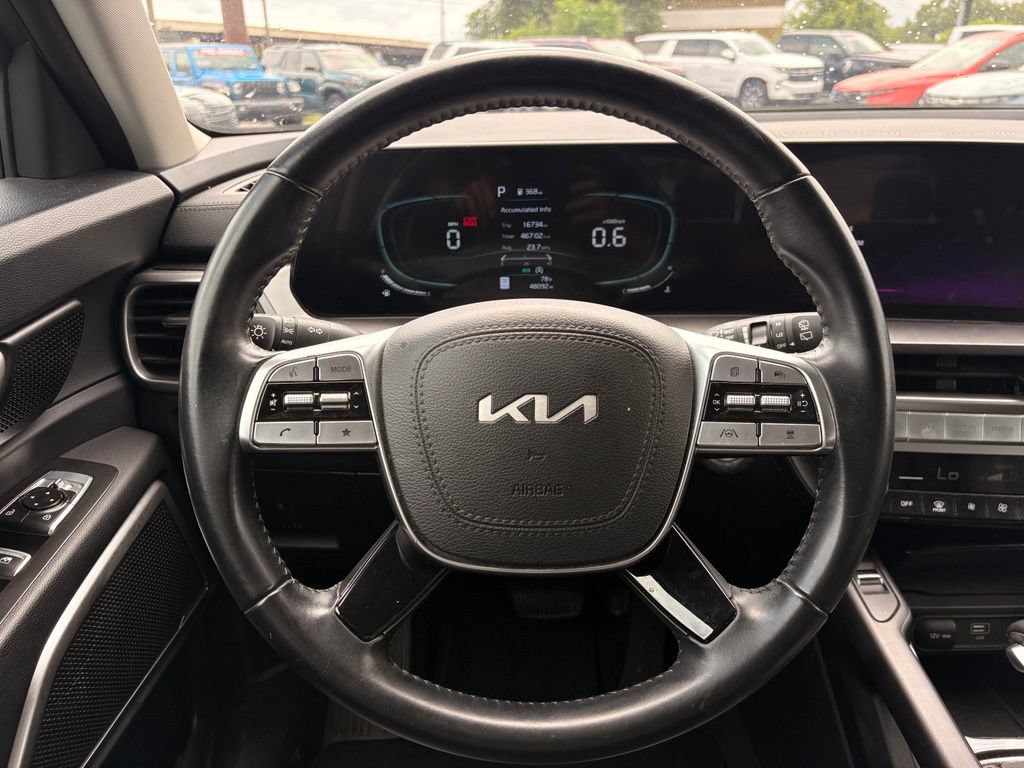 Used 2025 Kia Telluride S FWD image 14