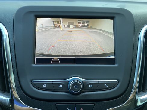Used 2023 Chevrolet Equinox LT FWD image 27
