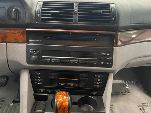 Used 2003 BMW 525i Wagon image 18