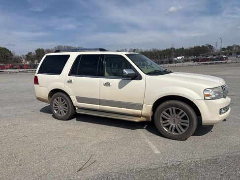 Used 2007 Lincoln Navigator Ultimate image 15