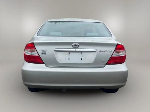 Used 2004 Toyota Camry LE FWD image 11