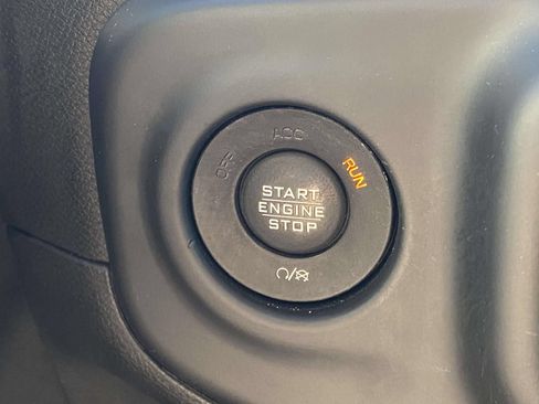 Used 2018 Jeep Wrangler Unlimited Sahara AWD/4WD image 25