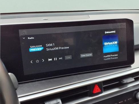 Used 2024 Kia Sorento S image 9