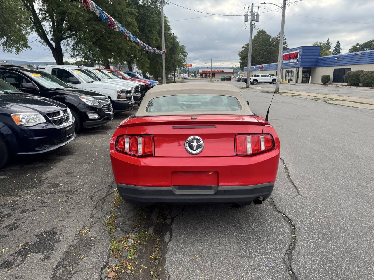 Used 2010 Ford Mustang Convertible RWD image 7