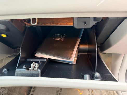 Used 2003 Buick Century Custom w/ Preferred Equipment Group 1SB image 27