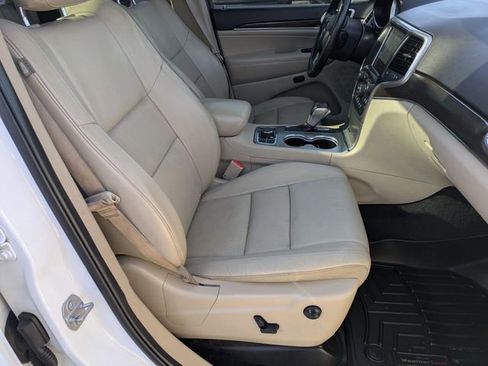 Used 2018 Jeep Grand Cherokee Limited w/ Luxury Group II image 30