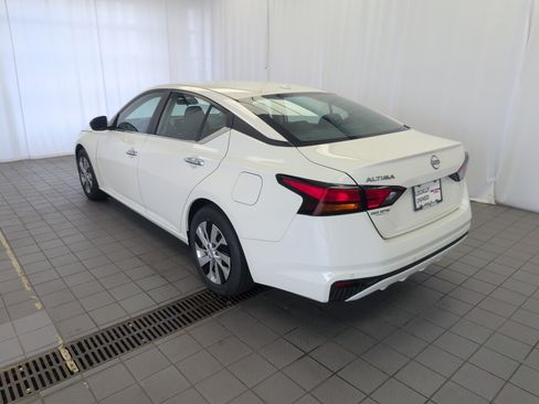 Used 2025 Nissan Altima 2.5 S FWD image 6