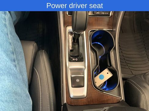 Used 2022 Subaru Ascent Touring image 11