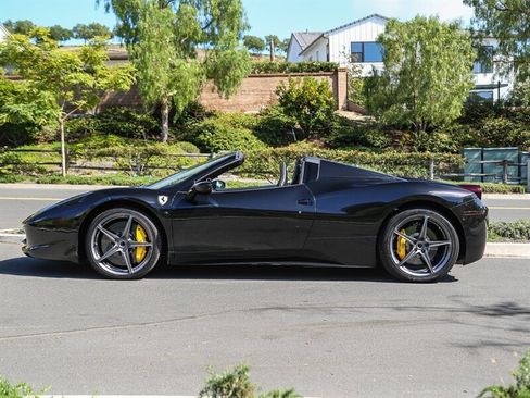Used 2013 Ferrari 458 Spider RWD image 10