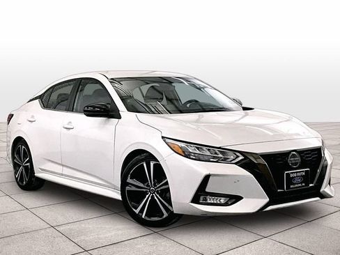 Used 2020 Nissan Sentra SR w/ Lighting Package FWD image 2