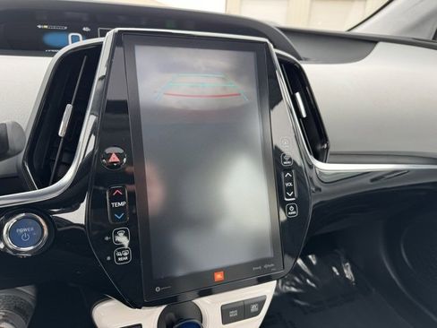 Used 2018 Toyota Prius Four image 4