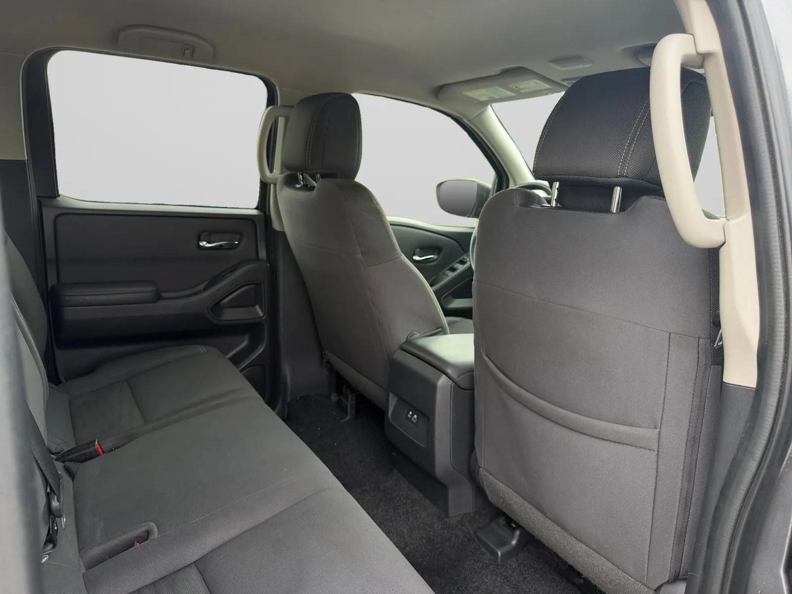 Used 2023 Nissan Frontier SV w/ Technology Package RWD image 29