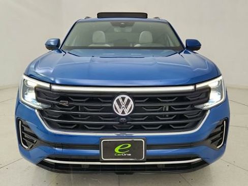 Used 2025 Volkswagen Atlas Cross Sport SEL Premium R-Line AWD/4WD image 13