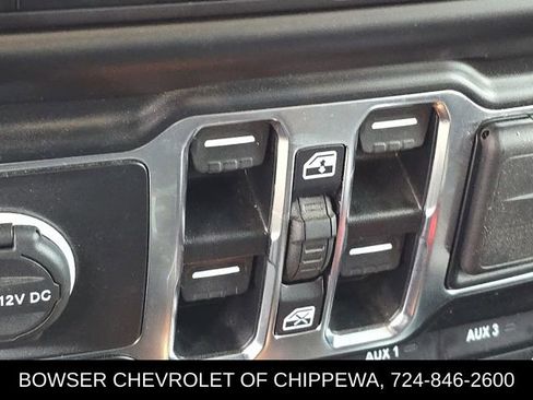 Used 2022 Jeep Wrangler Unlimited Sahara image 18