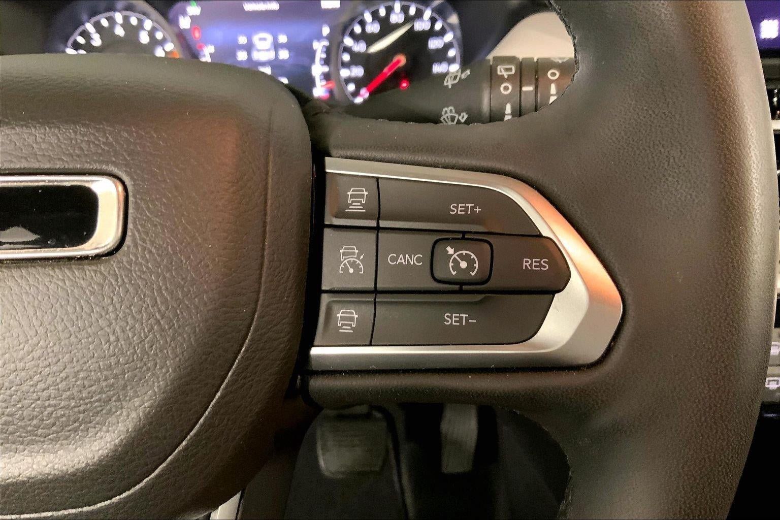 Used 2025 Jeep Compass Limited AWD/4WD image 19