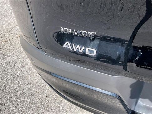 Certified 2025 Nissan Murano SV image 8