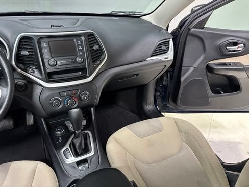 Used 2016 Jeep Cherokee Sport AWD/4WD image 18