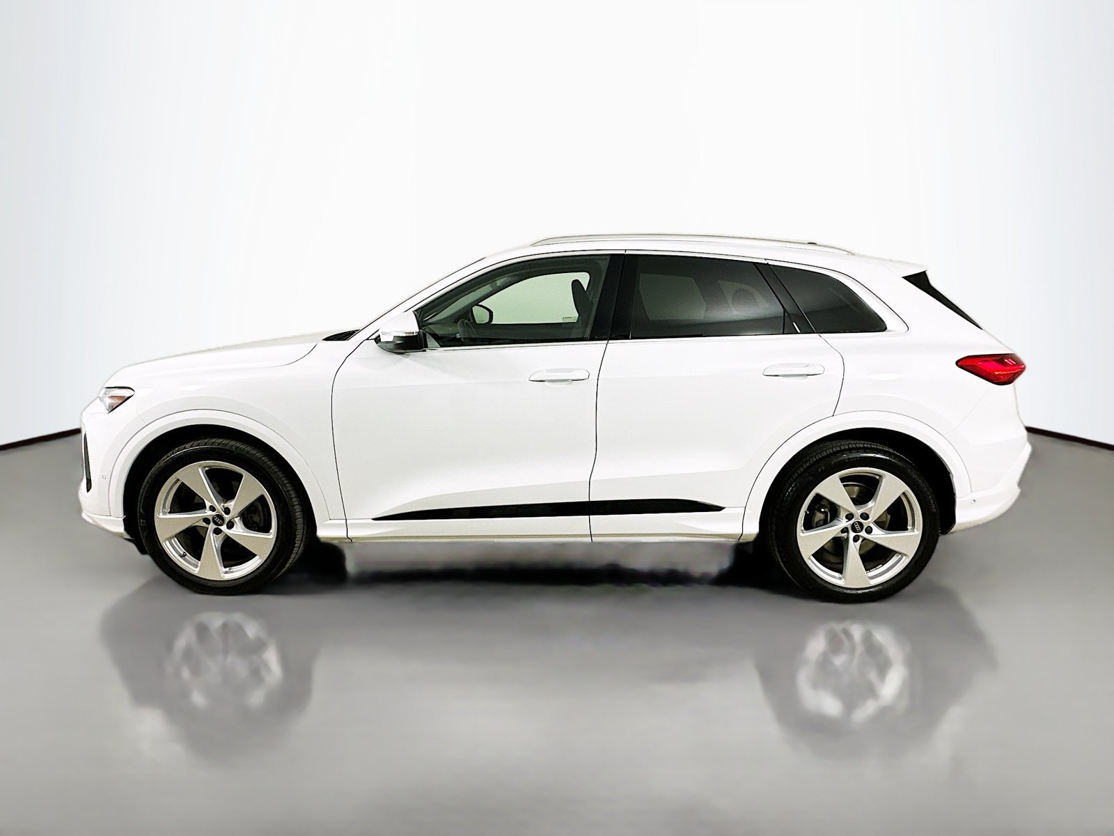 Certified 2025 Audi Q5 Prestige AWD/4WD image 8
