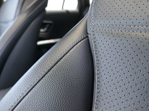 Used 2024 Mercedes-Benz GLC 300 image 12