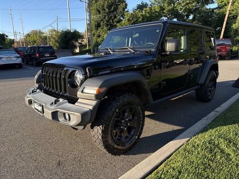 Used 2020 Jeep Wrangler Unlimited Sport AWD/4WD image 4
