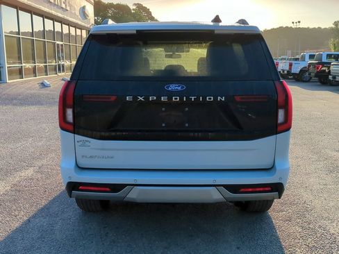 Used 2025 Ford Expedition Platinum AWD/4WD image 5