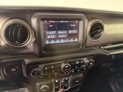 Used 2018 Jeep Wrangler Unlimited Sport S AWD/4WD image 16