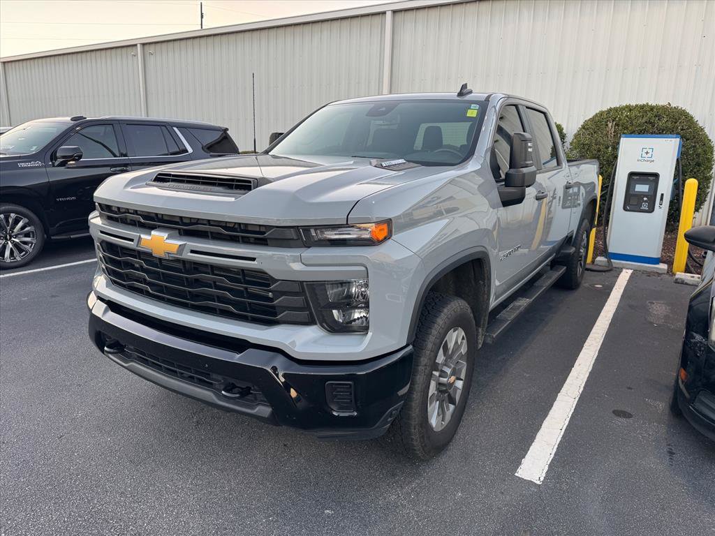 Used 2024 Chevrolet Silverado 2500 Custom w/ Custom Value Package AWD/4WD image 10