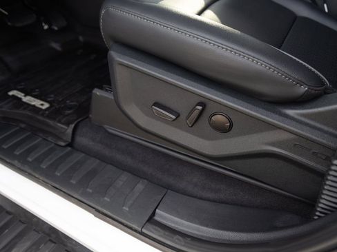 Used 2025 Ford F150 Lariat AWD/4WD image 13