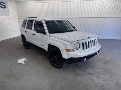 Used 2015 Jeep Patriot Sport image 3