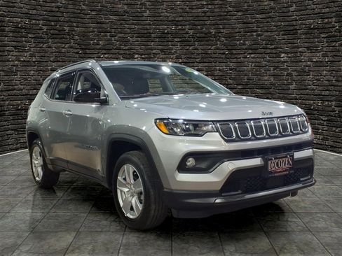 Used 2022 Jeep Compass Latitude AWD/4WD image 1