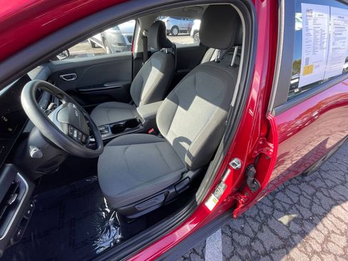 Used 2025 Kia K4 LXS image 39