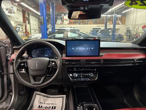 Used 2024 Lincoln Corsair Reserve image 13