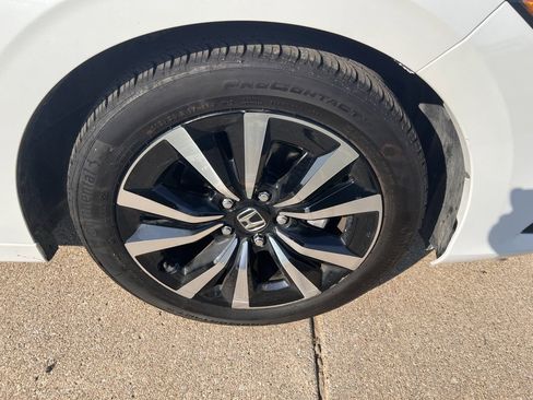 Used 2023 Honda Civic EX-L image 39