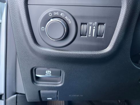 New 2025 Jeep Grand Cherokee Altitude image 20